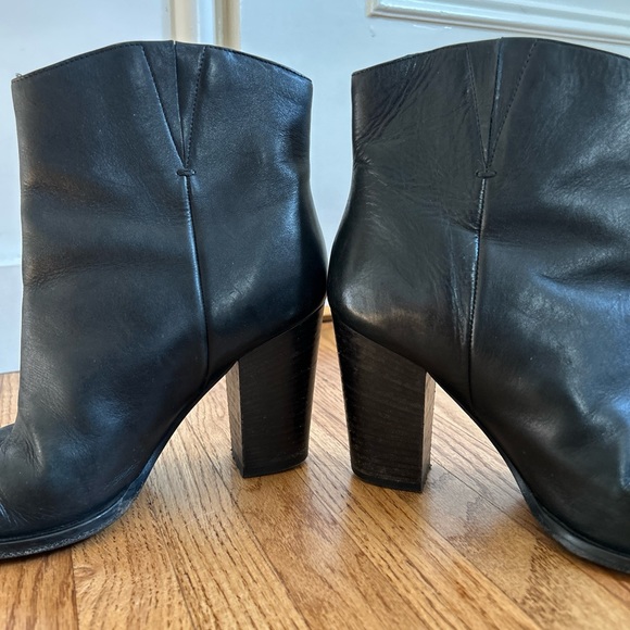 Vince black leather ankle boots EUC - Picture 4 of 6